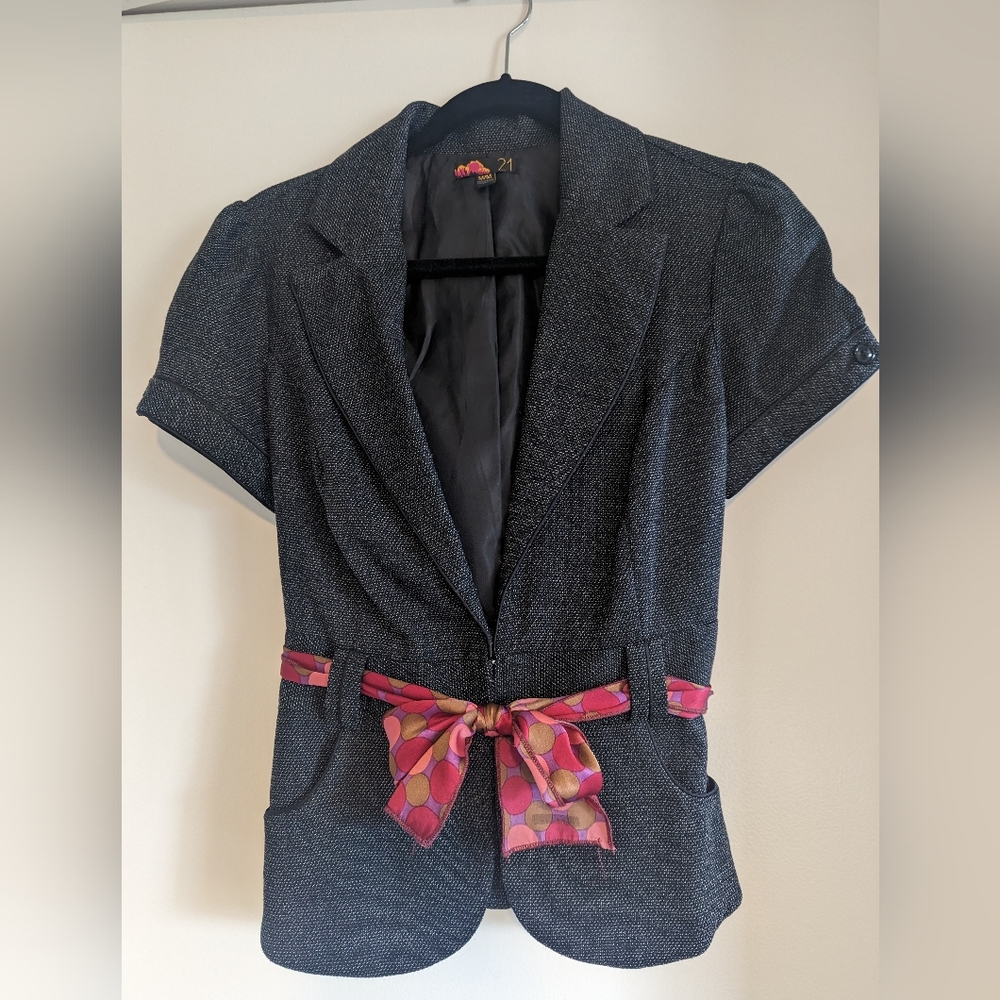 Short sleeve black blazer with colorful sash tie